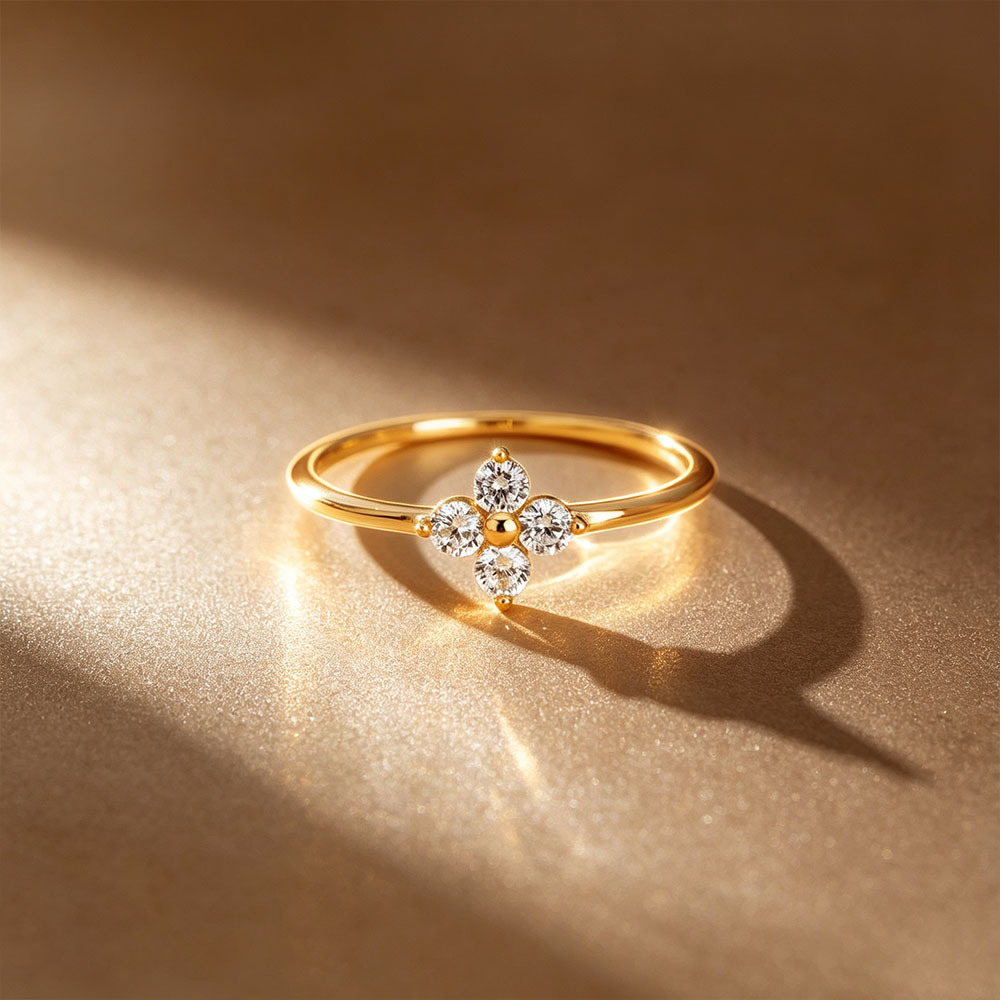 Women's Golden Clover Synthetic Zirconia Ring